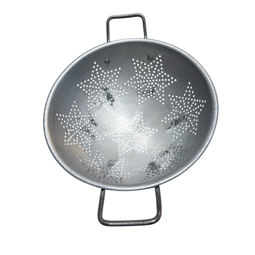 Vintage Aluminum Star Colander Strainer Footed Handles Farmhouse Kitchen